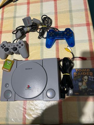 PlayStation 1 (PS1) con accessori
