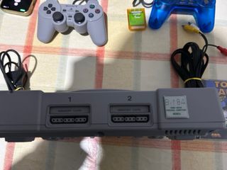 PlayStation 1 (PS1) con accessori