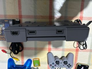 PlayStation 1 (PS1) con accessori