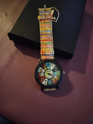 Reloj SOLED multicolor con correa estampada