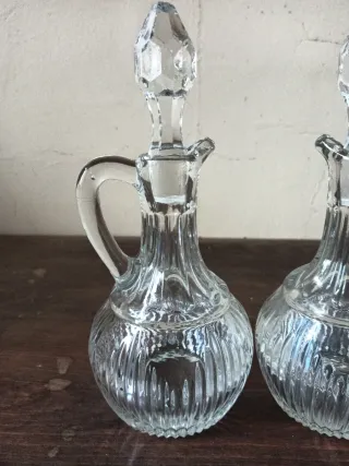 Aceitera y Vinagreras Antiguas de Cristal