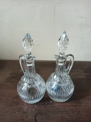 Aceitera y Vinagreras Antiguas de Cristal