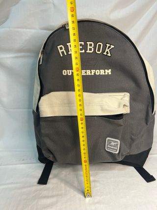 Mochila Reebok Gris y Beige