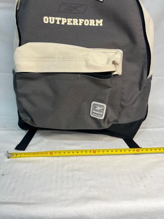 Mochila Reebok Gris y Beige