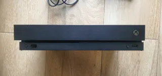 Xbox One X 1TB