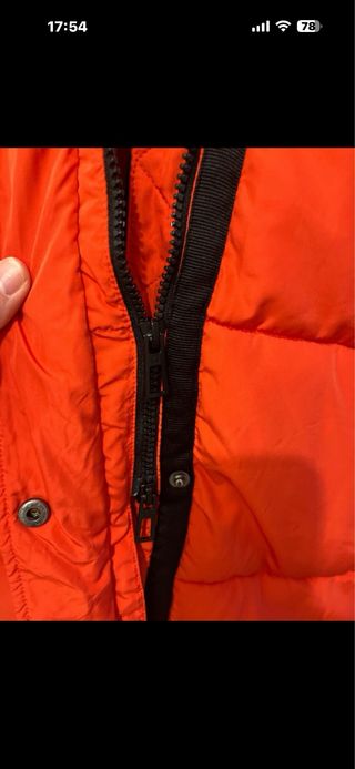 Abrigo Desigual rojo naranja acolchado nuevo