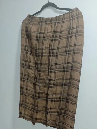 Falda cuadros marrón y negra