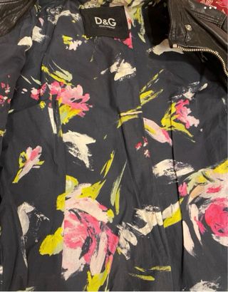 Cazadora de cuero negra