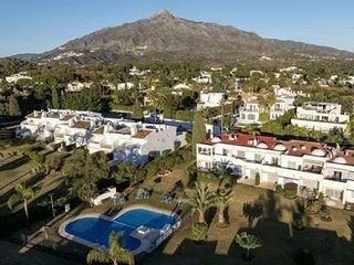 Piso en alquiler en Los Naranjos - Las Brisas en Marbella