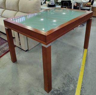 MESA EXTENSIBLE + CUATRO SILLAS