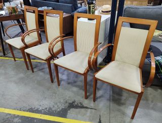 MESA EXTENSIBLE + CUATRO SILLAS