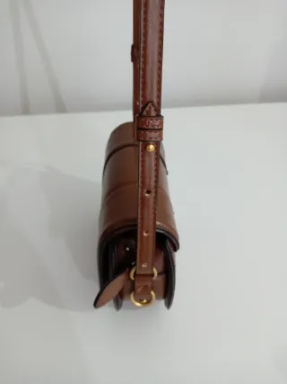 Bolso bandolera marrón Zara