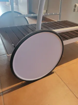 Mesita camarera Ikea madera y metal blanco