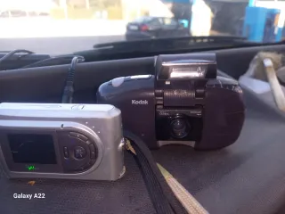 Set di fotocamere digitali Samsung, Kodak, Pioneer