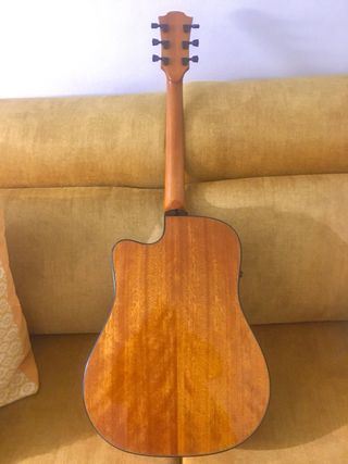 Guitarra electroacústica LAG