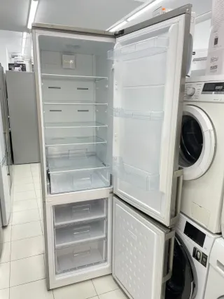 Nevera combi plateada sivod Altura 2mtr con garant