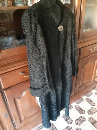 Pelliccia Astrakan Nera indossata una sola volta