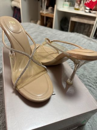 Sandalias Zara transparentes beige talla 39