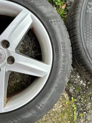 Llantas de 16 pulgadas con neumáticos Kumho