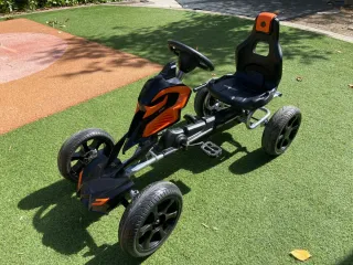 Coche de pedales infantil naranja