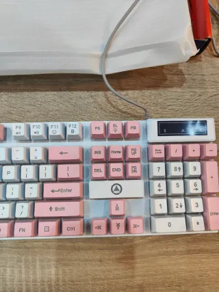 Teclado Mecánico Rosa y Blanco