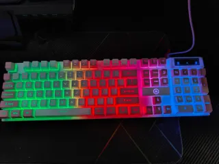 Teclado Mecánico Rosa y Blanco