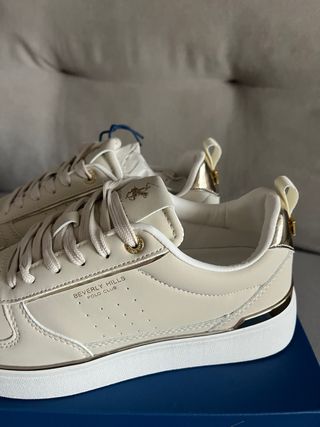 Zapatillas Beverly Hills Polo Club Beige y Doradas