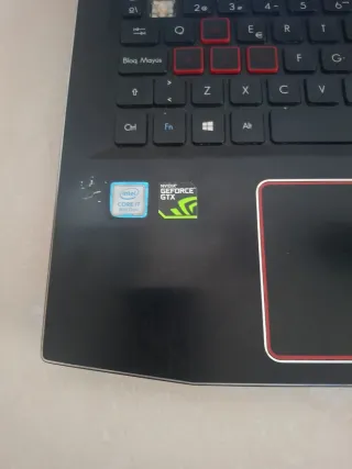 Portátil Predator Negro