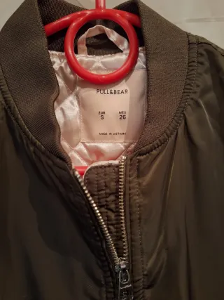 Chaqueta bomber Pull&Bear verde militar