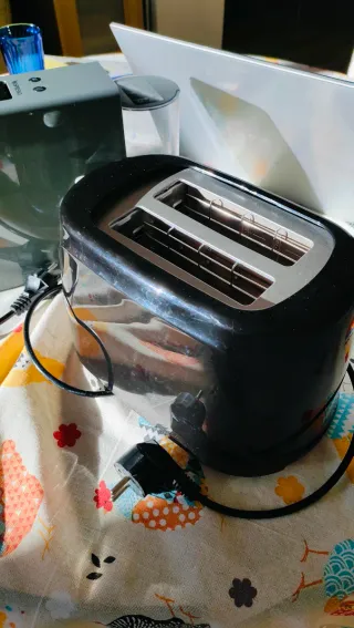 Cafetera Krups Essenza Mini y Tostadora