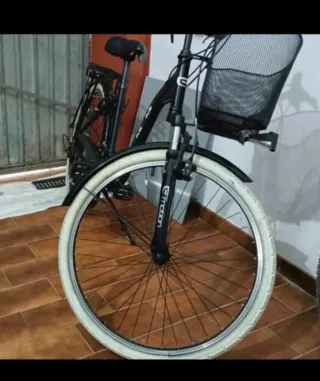 Bicicleta de paseo negra