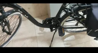 Bicicleta de paseo negra