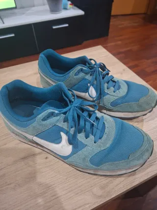 Zapatillas Nike Azul Marino y Turquesa