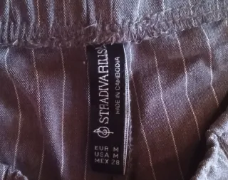 Pantalón gris de vestir con caída