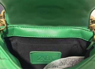 Bolso verde acolchado Zara