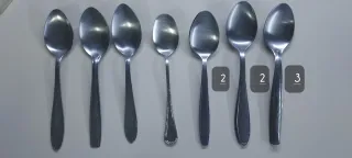 Lote de 22 cucharas de metal variadas