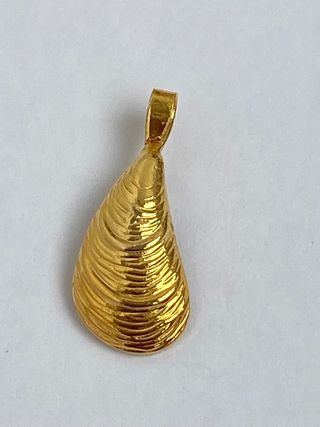 Pendente concha pérola vintage dourado