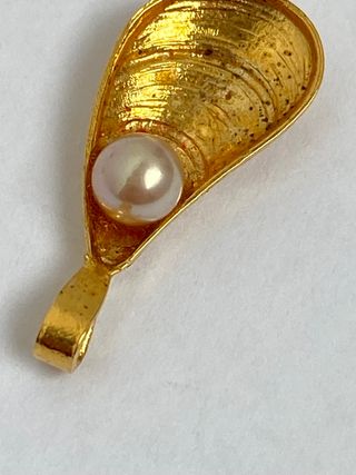 Pendente concha pérola vintage dourado