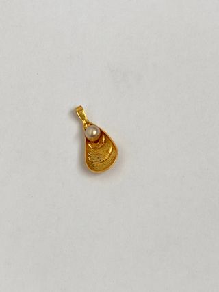 Pendente concha pérola vintage dourado