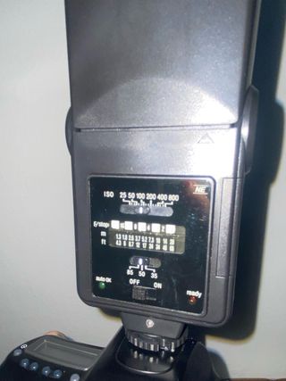 Cámara Nikon F50 analógica