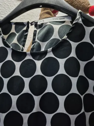 Blusa lunares negra y blanca