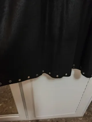 Vestido negro con detalles plateados