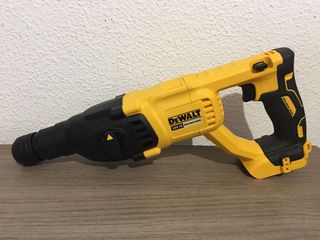 Taladro Dewalt DCH133