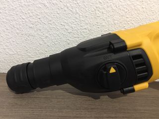 Taladro Dewalt DCH133