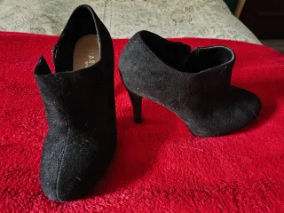 Botines tacón negros Maripaz