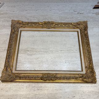 Marco dorado de estilo