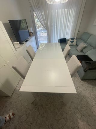 Mesa comedor cristal y metal extensible