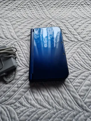 NEW 3DS XL  + Cargador