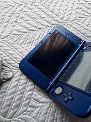 NEW 3DS XL  + Cargador