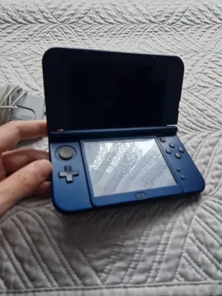 NEW 3DS XL  + Cargador
